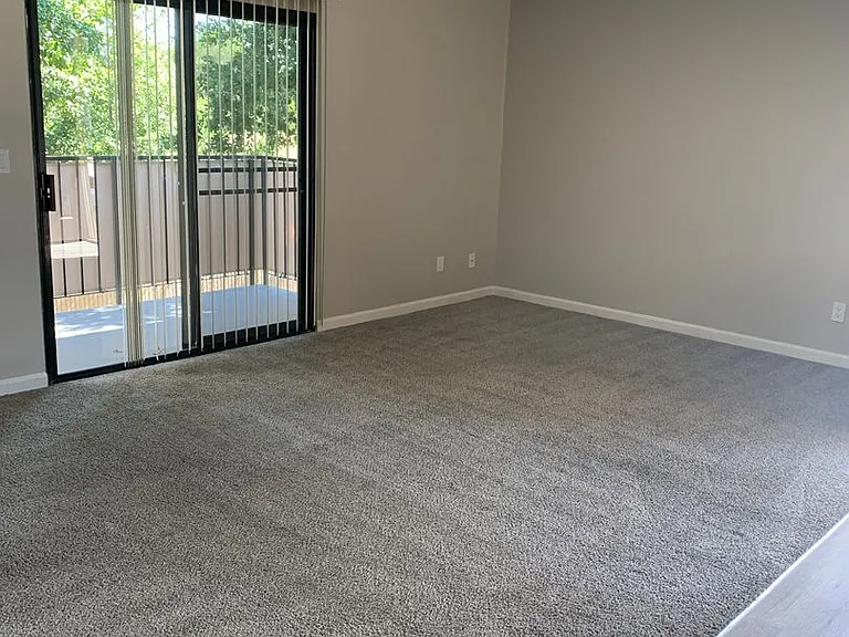 Dry Creek Apartments — Photo 14