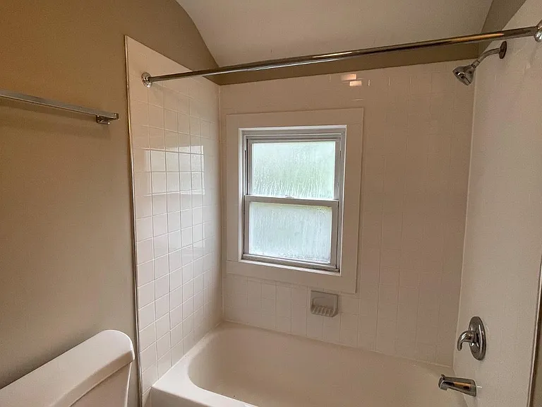 2528 N Winchester St — Photo 21