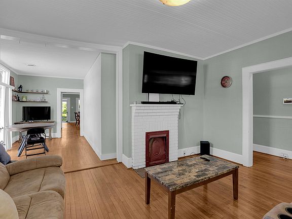 5th image of 326 Lyles St