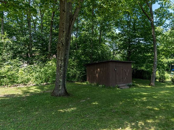 5th image of 20 Mountain View Ln