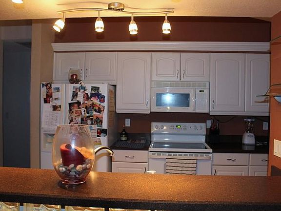 5th image of 16200 Villa Dr