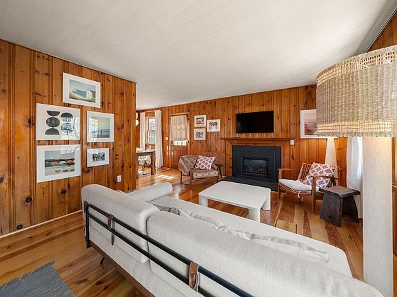 3rd image of 18 Manning Road