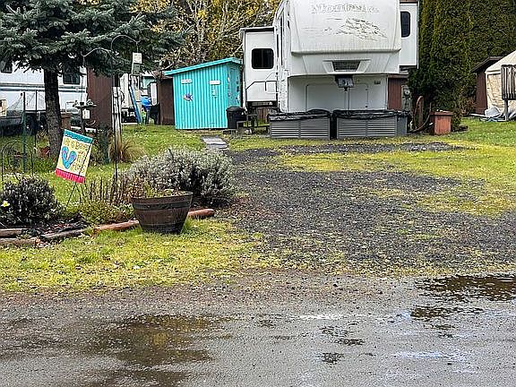 2nd image of 29652 Jeans Rd