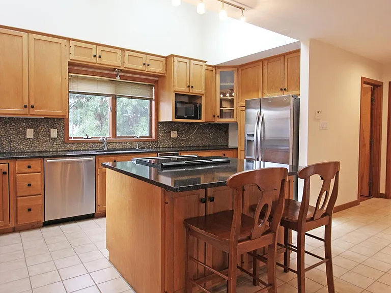 6872 Melrose Dr — Photo 7