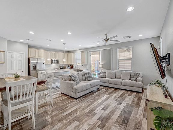 4th image of 10397 Skye Canyon Falls Ave
