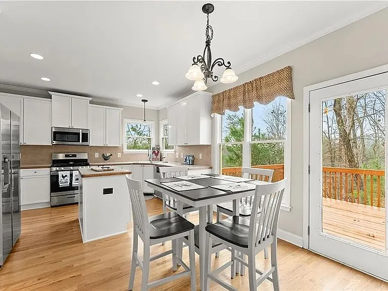5987 Wellington Ave — Photo 8