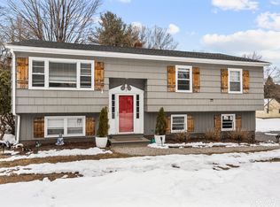 5 Cherry Heights Terrace, Newtown, CT 06482