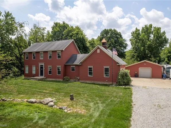 1404 Lockwood Rd, Barberton, OH 44203