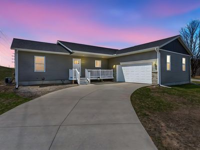 837 Crest Ct, Traverse City, MI, 49696