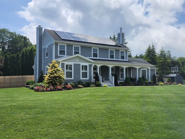 11 Bay Acres Dr