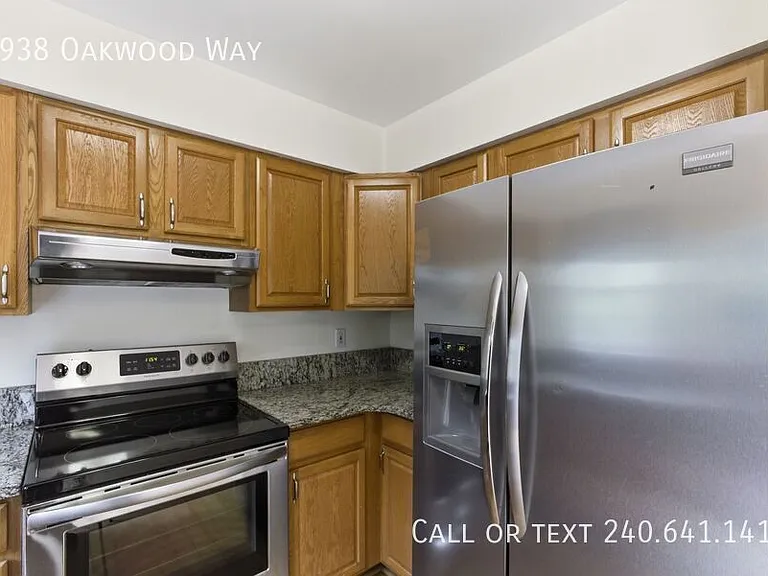 8938 Oakwood Way — Photo 3