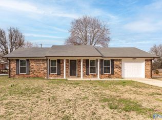 202 Bobwhite Dr SW, Decatur, AL 35601