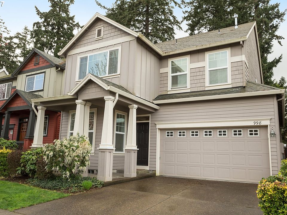 1st image of 998 SE Roundelay St