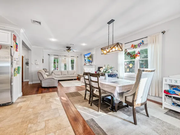 453 North Railroad Avenue image 4 of 27