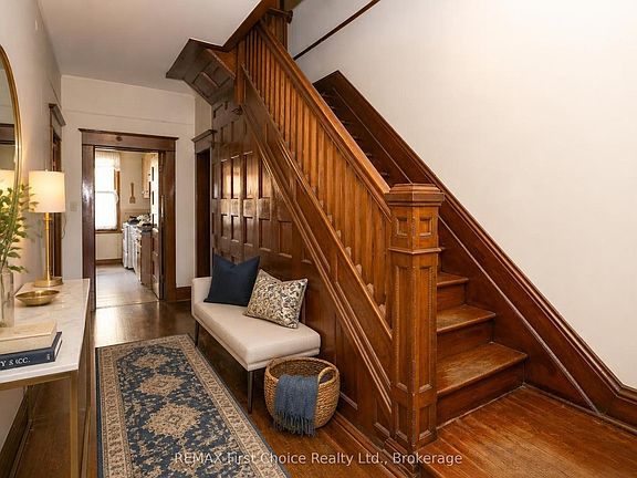 5th image of 348 Ambrose St