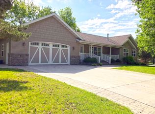 412 Forest Ave, Hallock, MN 56728