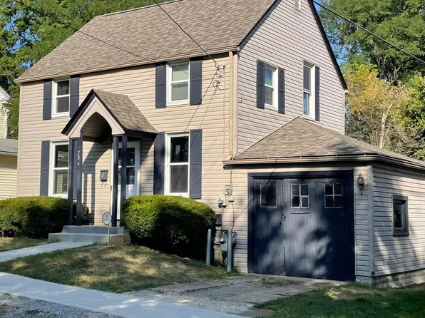 206 N McKenzie St, Mount Vernon, OH 43050