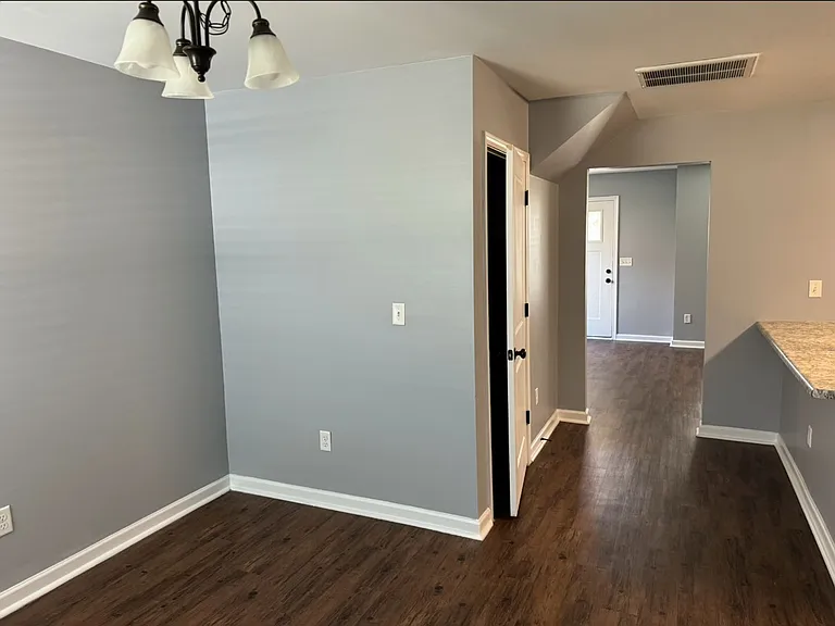 530 Brawley St — Photo 6