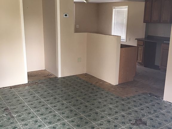 3rd image of 609 3rd Ave S