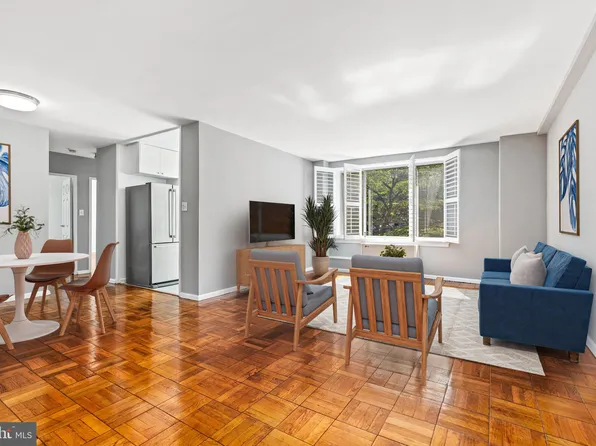 4100 W St NW APT 306, Washington, DC 20007