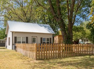 311 3rd Ave SW, Ave, AR 72736