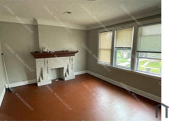 4th image of 14828 Sussex St #2S