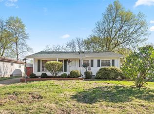 807 Lightwood Dr, Hazelwood, MO 63042