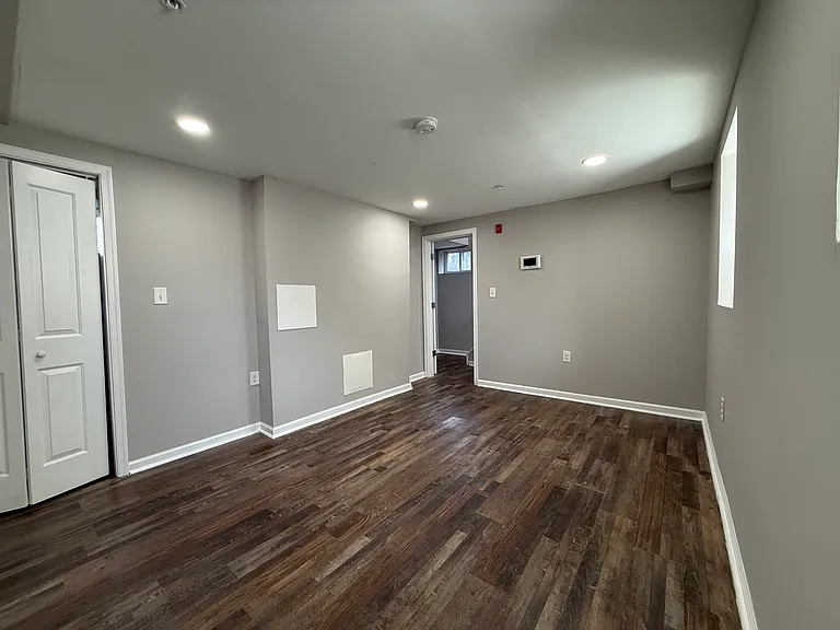 537 N 64th St #1 — Photo 16
