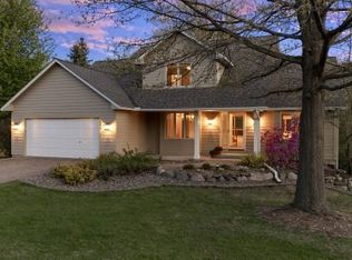 296 Dahlia St, Saint Paul, MN 55115