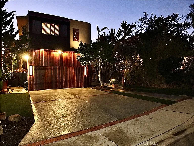 341 S Meadows Ave — Photo 45