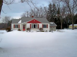 5281 Bay View Rd, Hamburg, NY 14075