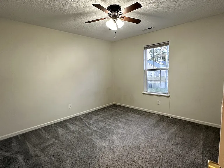 104 Glenside Ct — Photo 7