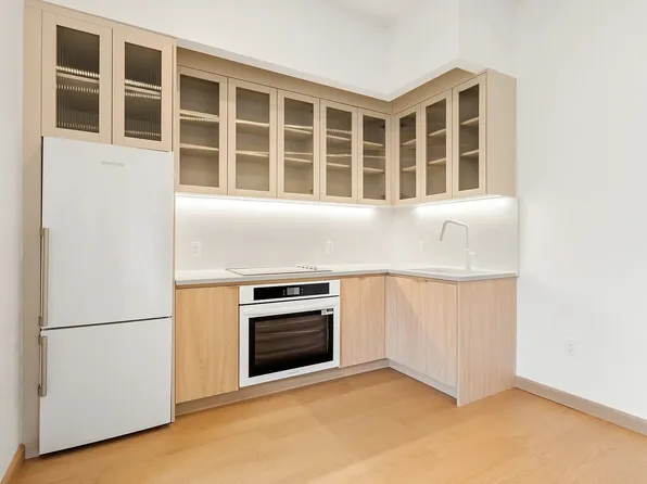 75 Calyer St #3G, Brooklyn, NY 11222