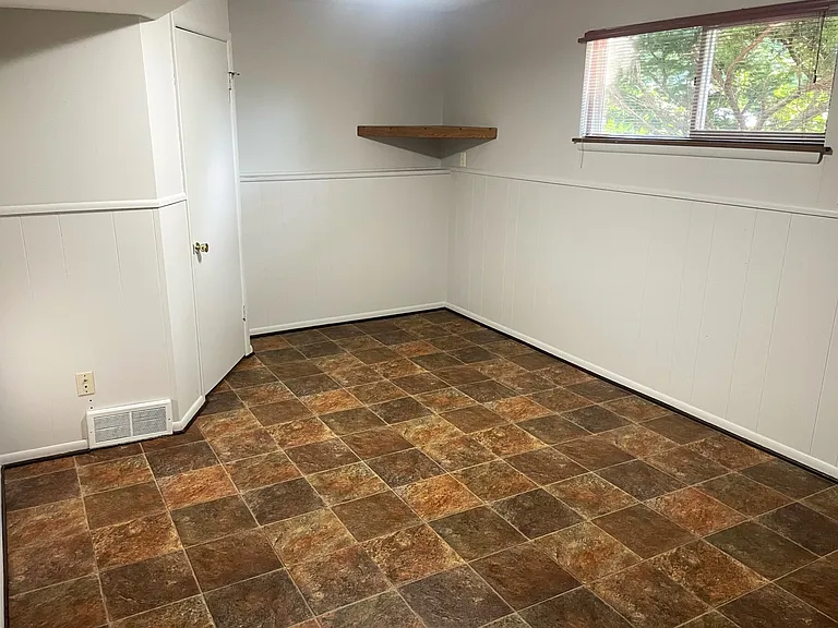1522 Cameron Dr — Photo 17