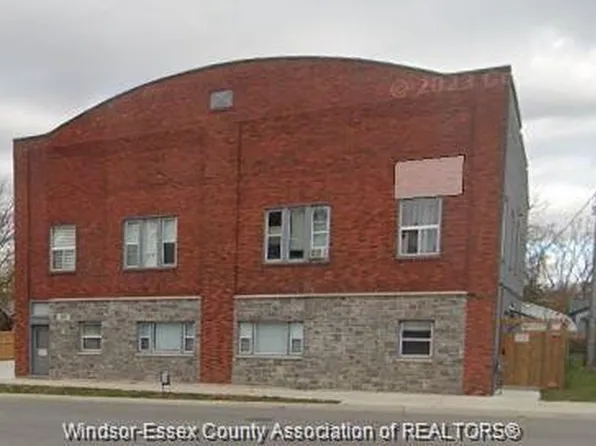 60 Main St W #1, Kingsville, ON N9Y 1H3