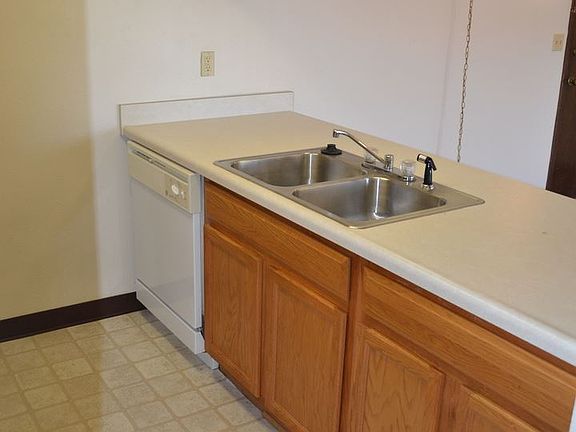 5th image of 4901 Todd Dr Unit 31