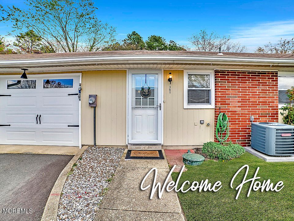 1st image of 341C Canterbury Court