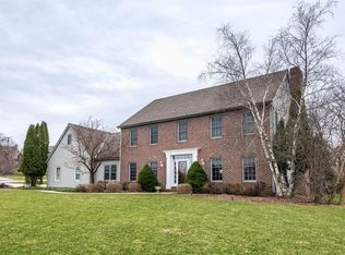 W301N1497 High Ridge Rd, Pewaukee, WI 53072