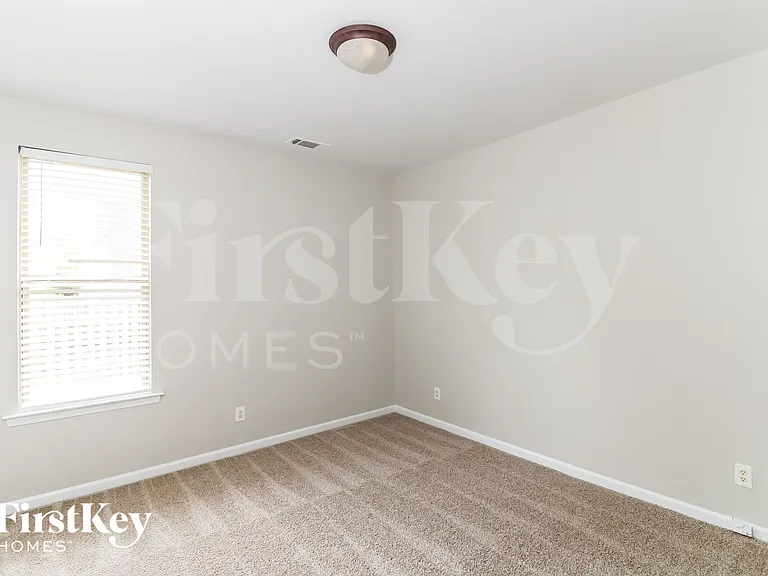 1260 Sierra Ct — Photo 10