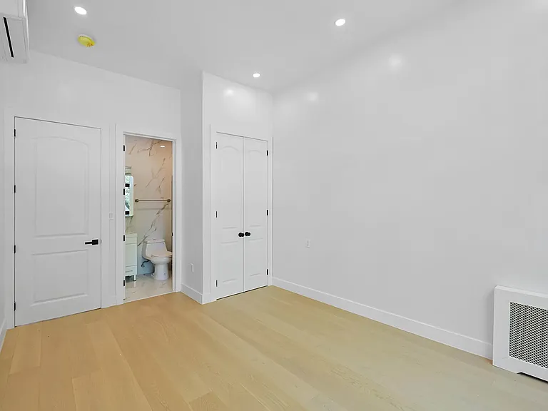 153 Weirfield St #B — Photo 10