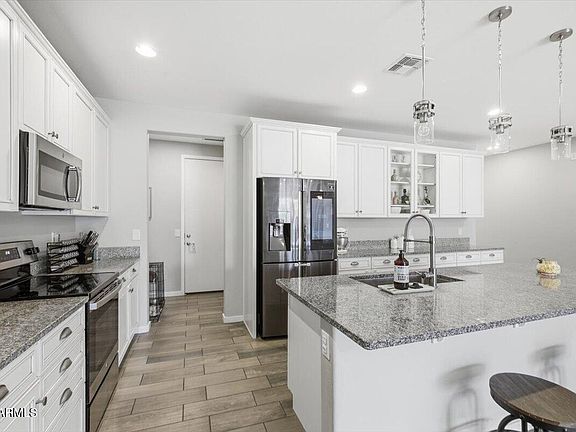 3rd image of 44091 W PALO NUEZ Street