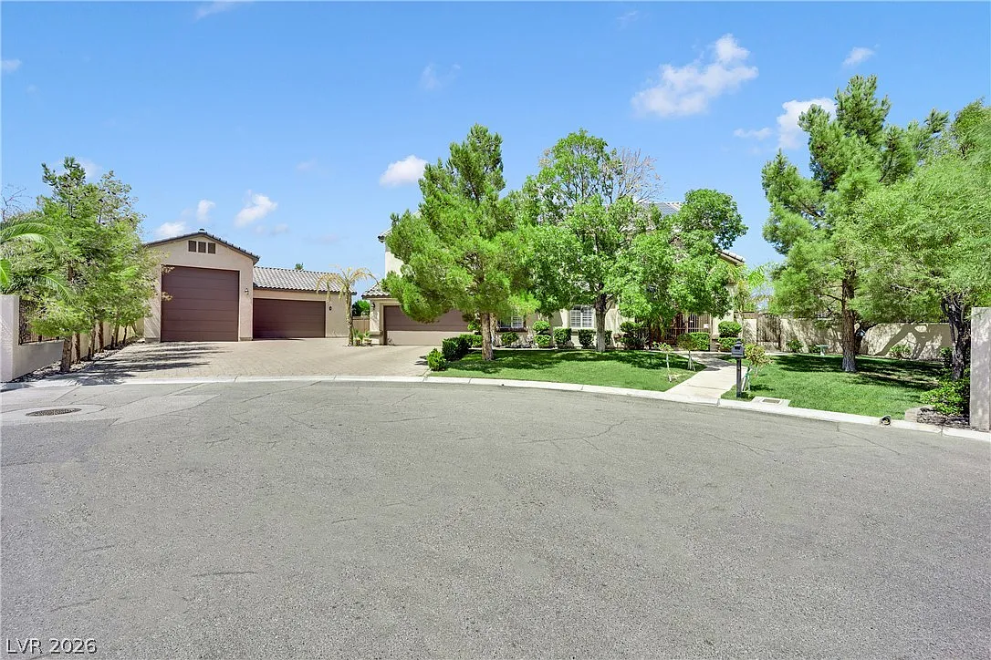 5 bed, 5.0 bath, 4151 sqft, $6,800 — Photo 4