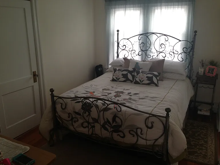 bedroom.