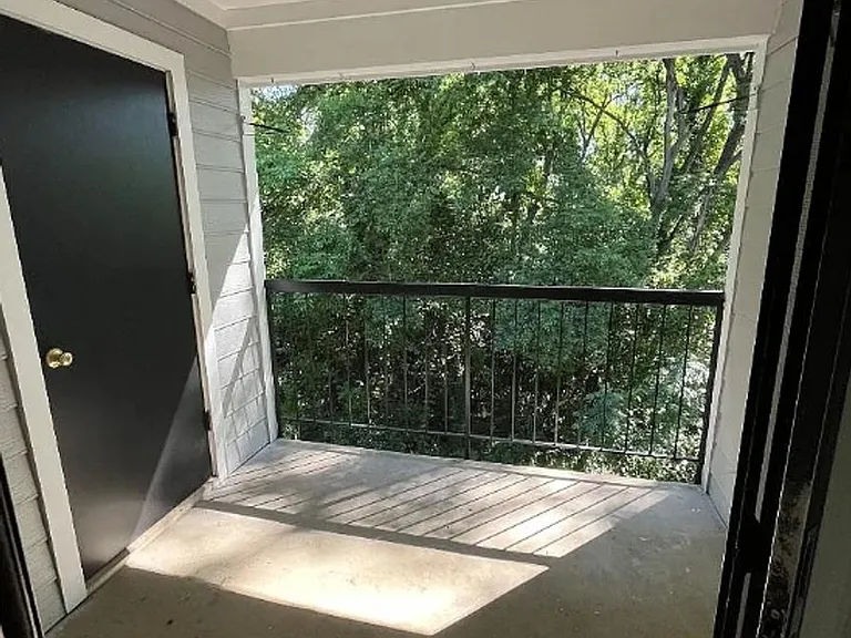 3161 Ridge Ave — Photo 8