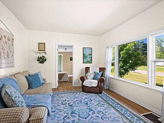 5th image of 202 Ashland Ave