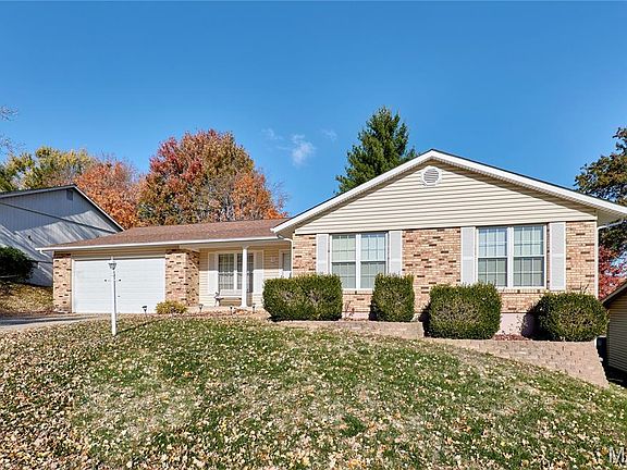 3rd image of 41 Country Creek Dr