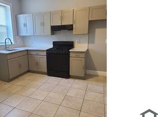 218 Clinton Pl #2R, Newark, NJ 07112