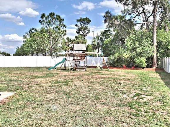 5th image of 11819 Brenford Crest Dr