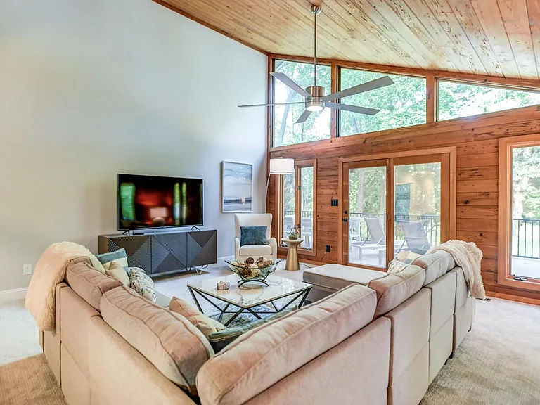 4564 Ina Ln — Photo 7