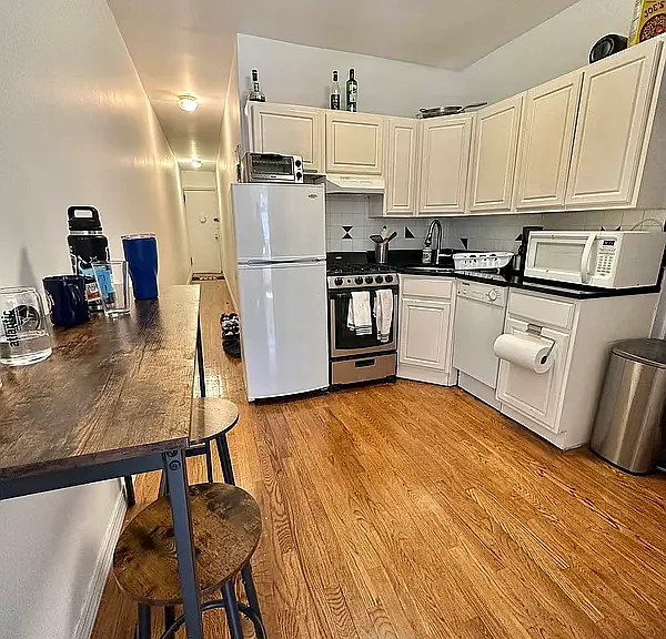 326 E 78th St #24 — Photo 4
